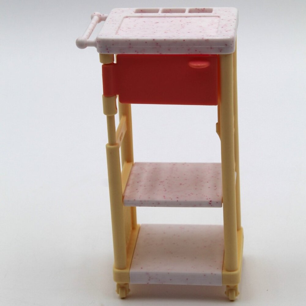 Mattel Barbie LOVE 'n CARE Dollhouse Veterinarian Vet Center Cart Vintage 1994